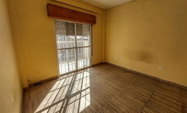 VENTA EDIFICIO DEPOSITO Y 2 DEPARTAMENTOS 3 AMBS