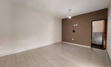 VENTA EDIFICIO DEPOSITO Y 2 DEPARTAMENTOS 3 AMBS