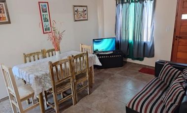 Casa en venta - 2 Dormitorios 1 Baño - 70mts2 - Mar Del Tuyu