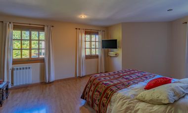 Casa 5 ambientes sobre lote de 1.200 m2 en barrio Montemar