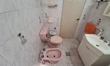 Casa en venta - 2 Dormitorios 1 Baño - Avellaneda