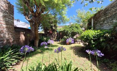 Casa en venta - 2 Dormitorios 1 Baño - Avellaneda