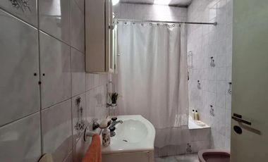 Casa en venta - 2 Dormitorios 1 Baño - Avellaneda