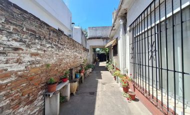 Casa en venta - 2 Dormitorios 1 Baño - Avellaneda