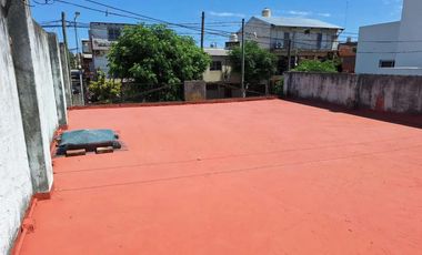 Casa en venta - 2 Dormitorios 1 Baño - Avellaneda