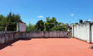 Casa en venta - 2 Dormitorios 1 Baño - Avellaneda