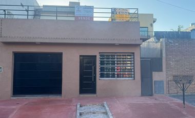 Casa en venta - 2 Dormitorios 3 Baños - Cochera - 143Mts2 - Villa Ballester