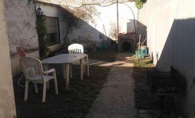 Casa en venta - 2 dormitorios 2 baños - 700mts2 - Necochea