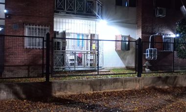 PH en venta - 2 Dormitorios 1 Baño - 52Mts2 - Monte Grande