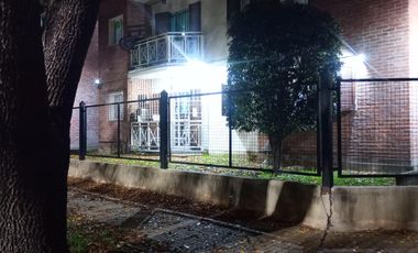 PH en venta - 2 Dormitorios 1 Baño - 52Mts2 - Monte Grande