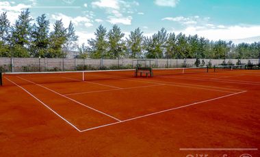 Casa en venta en Barrio Los Troncos en una planta con 3 dormitorios. Berazategui. Toma permuta.
