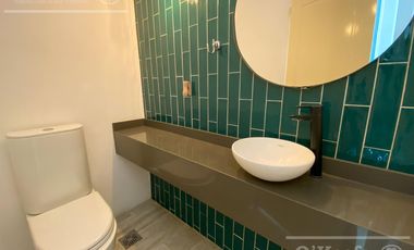 Casa en venta en Barrio Los Troncos en una planta con 3 dormitorios. Berazategui. Toma permuta.