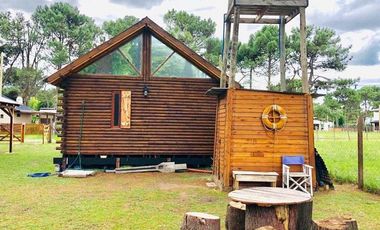 CASA ESTILO CABAÑA EN LA CALETA