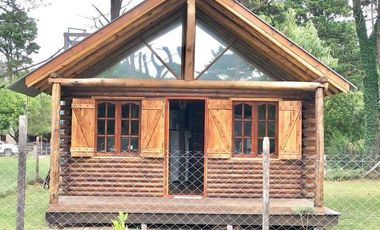 CASA ESTILO CABAÑA EN LA CALETA