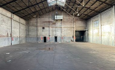 Venta Depósito de 750 m2 cubiertos en Sarandi