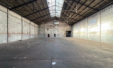 Venta Depósito de 750 m2 cubiertos en Sarandi