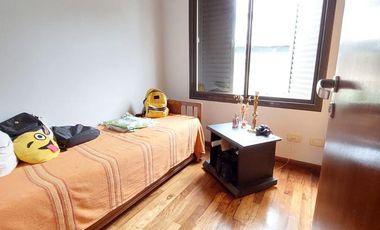Casa en venta - 4 dormitorios 2 baños - 230mts2  - La Plata