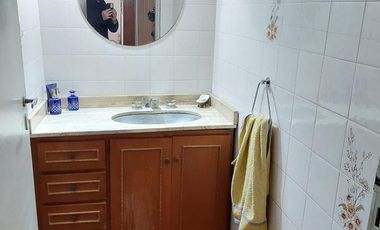 Casa en venta - 4 dormitorios 2 baños - 230mts2  - La Plata