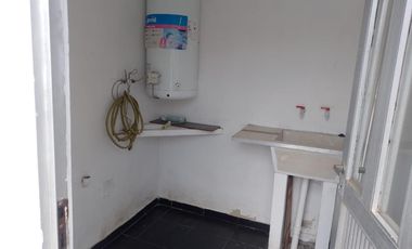 Casa en venta - 3 dormitorios 1 baño - 200mts2  - Florencio Varela