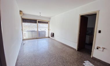 Departamento en venta - 2 dormitorios 1 baño - 70mts2 - La Plata