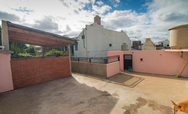 Ph en venta - 3 dormitorios 1 baño - 69mts2 cubiertos - Lomas Del Mirador