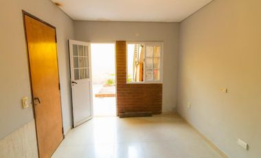 Ph en venta - 3 dormitorios 1 baño - 69mts2 cubiertos - Lomas Del Mirador