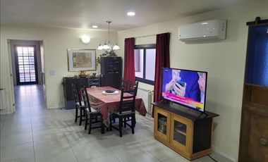 Casa en venta - 3 Dormitorios 2 Baños - Oficinas - Cochera - 416Mts2 - Saladillo