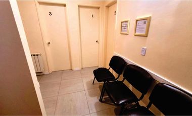 Casa en venta - 3 Dormitorios 2 Baños - Oficinas - Cochera - 416Mts2 - Saladillo