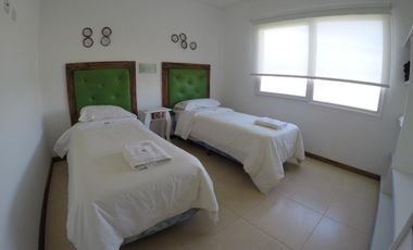 Casa en venta - 2 dormitorios 1 baño - balcon - 65mts2 - Villa Gesell