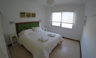 Casa en venta - 2 dormitorios 1 baño - balcon - 65mts2 - Villa Gesell