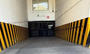 ALQUILER COCHERA Y BAULERA en Calle Santa Fe  N°634