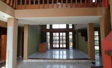 Casa en venta - 5 habitaciones 5 baños - 3 cocheras  - 480mts2 - Mar De Ajo