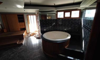 Casa en venta - 5 habitaciones 5 baños - 3 cocheras  - 480mts2 - Mar De Ajo