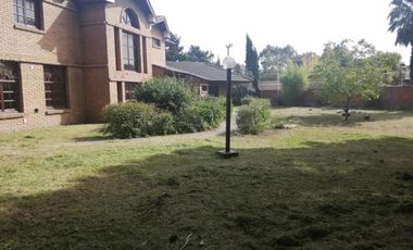 Casa en venta - 5 habitaciones 5 baños - 3 cocheras  - 480mts2 - Mar De Ajo