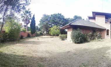 Casa en venta - 5 habitaciones 5 baños - 3 cocheras  - 480mts2 - Mar De Ajo