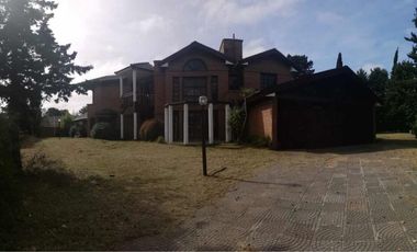 Casa en venta - 5 habitaciones 5 baños - 3 cocheras  - 480mts2 - Mar De Ajo