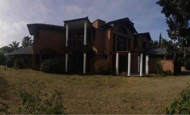 Casa en venta - 5 habitaciones 5 baños - 3 cocheras  - 480mts2 - Mar De Ajo