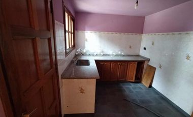 Casa en venta - 5 habitaciones 5 baños - 3 cocheras  - 480mts2 - Mar De Ajo