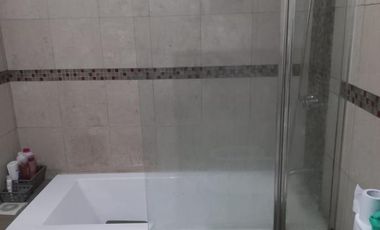 Casa en venta - 2 dormitorios 1 baño - 120mts2 - Lanús