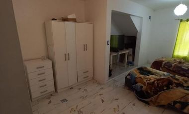 Casa en venta - 2 dormitorios 1 baño - 120mts2 - Lanús