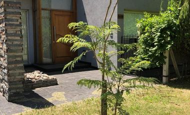 Casa en venta - 3 Dormitorios 2 Baños - 125 mts2 - 9 De Julio