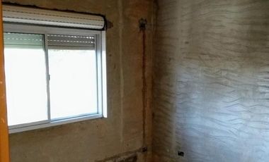 Casa en venta - 4 dormitorios 2 baños - patio - 130 mts2 - Luis Guillon