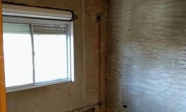 Casa en venta - 4 dormitorios 2 baños - patio - 130 mts2 - Luis Guillon