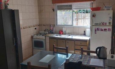 Casa en venta - 4 dormitorios 2 baños - patio - 130 mts2 - Luis Guillon