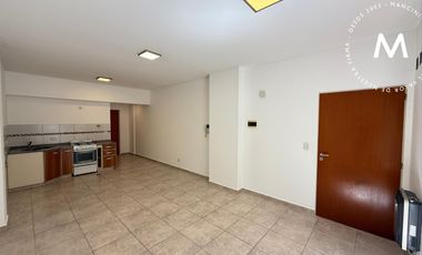 Departamento en venta de 2 ambientes con patio - Villa Ballester Centro