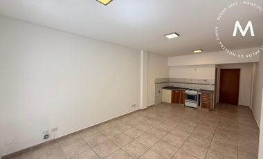 Departamento en venta de 2 ambientes con patio - Villa Ballester Centro