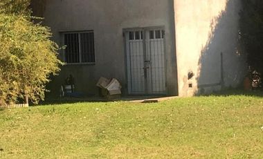 Casa quinta en venta - 2 dormitorios 1 baño - 120mts2  - Chivilcoy