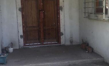 Casa quinta en venta - 2 dormitorios 1 baño - 120mts2  - Chivilcoy