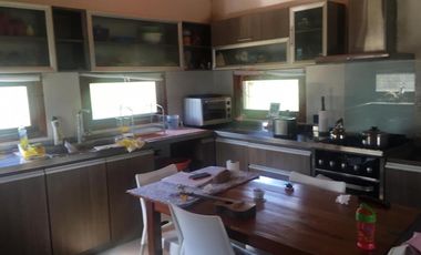 Casa quinta en venta - 2 dormitorios 1 baño - 120mts2  - Chivilcoy