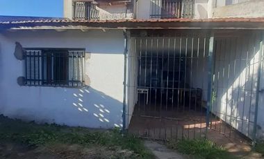 Casa en venta - 2 dormitorios 2 baños - 200mts2 totales - San Clemente Del Tuyú